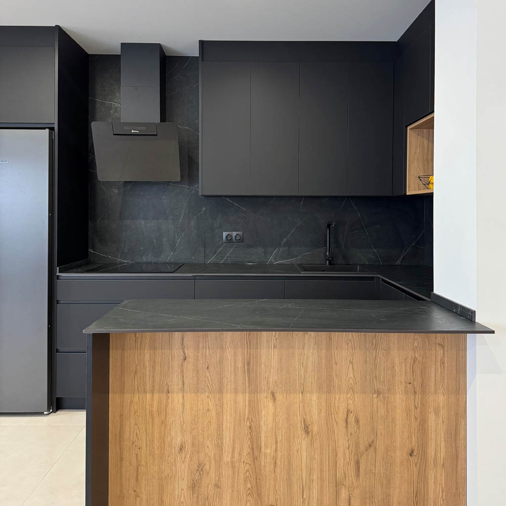 Ascale Allure Black Konyhai burkolólap | Csempék és Padlólapok