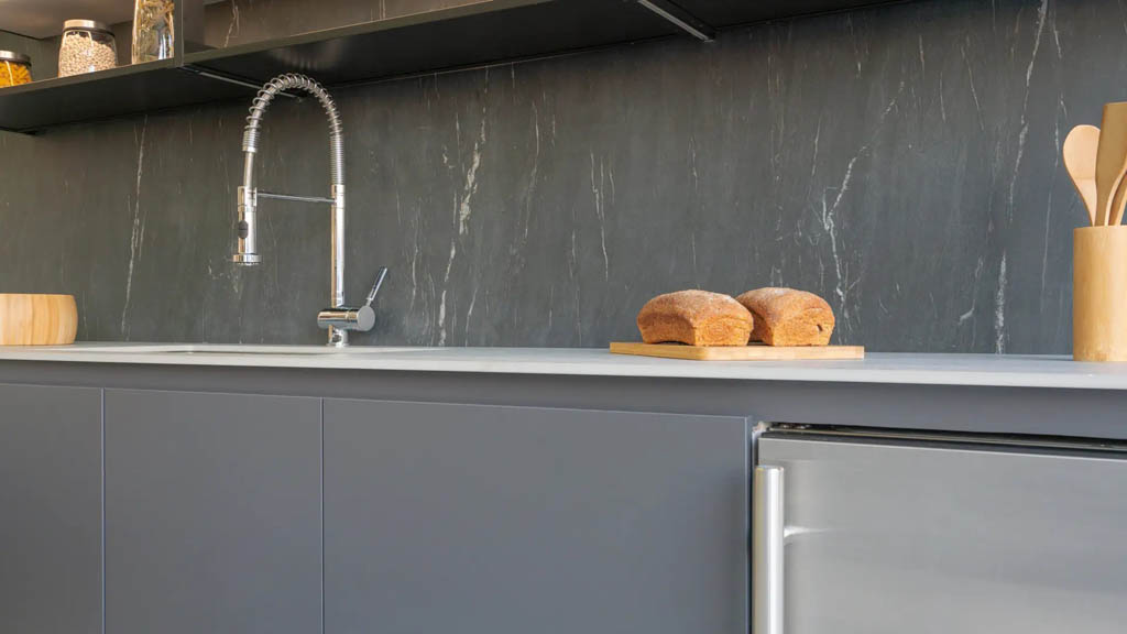 Ascale Belvedere Black Konyhai burkolólap | Padlólap és Csempe