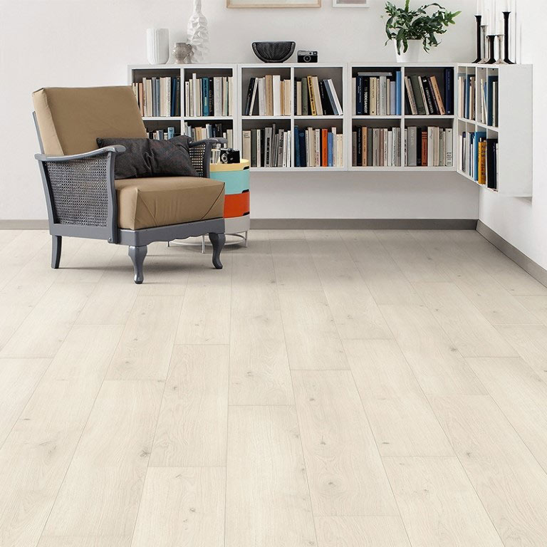 Haro Tritty 100 Oak Emilia White Silent CT 538707 laminált padló hangszigeteléssel