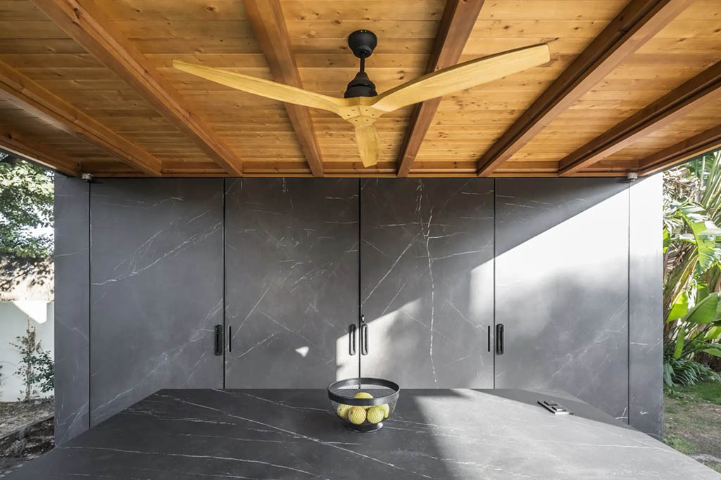 Porcelanosa Liem Grey Xlight Falburkolat | Járólapok és Csempék