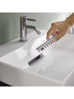 Geberit One lefolyó panel fésűs betéttel, mágneses rögzítéssel, szálcsiszolt króm 505.082.GH.1